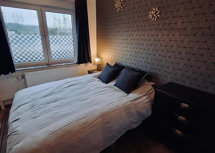 Le Sapin Bleu * Hastiere-par-dela